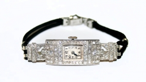 Женские наручные часы с платиновым корпусом