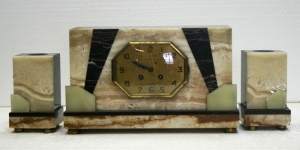 Часы и два настольных украшения в стиле Ар-Деко