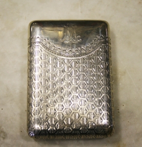 Серебряный портсигар с монограмой «ML»