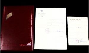Два отпускных билета, подписанных маршалом Николаем Булганиным; Поздравление Маршалу Коневу от И. Баграмяна