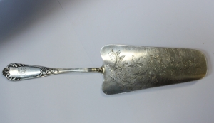 Серебряная лопатка с монограммой